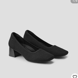 NWOT Vivaia Heels with Bows